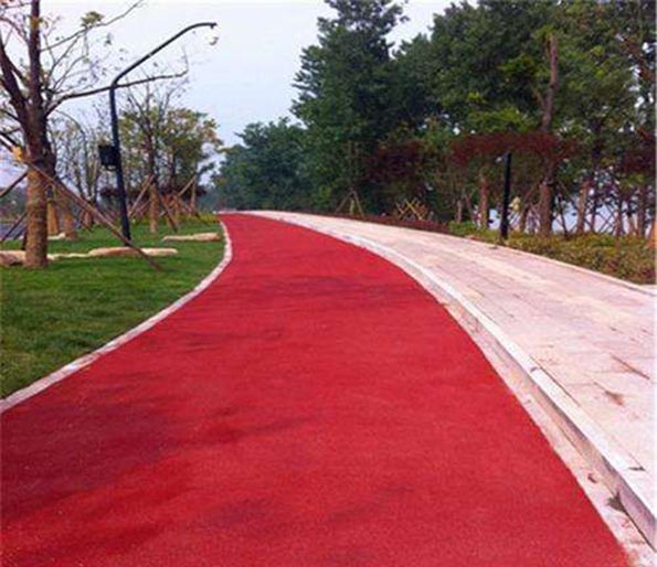 哈尔滨公园景区红色彩色沥青路面施工